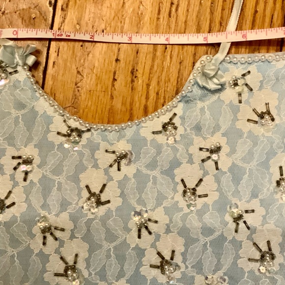 Vintage lace and pearl mini cape - Picture 13 of 14